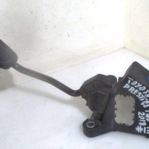 2018 TOYOTA COROLLA 1.4D PRESTIGE ACCELERATOR PEDAL