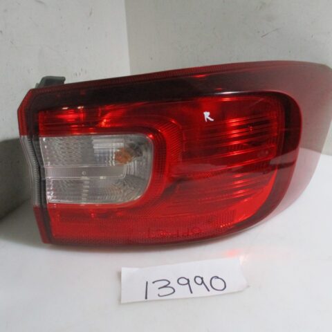 2022 RENAULT TRIBER  1.0I RR TAILLAMP