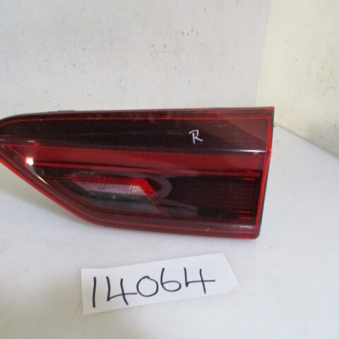 2022 VW POLO 8 1.0TSI LIFE RR BOOTLAMP