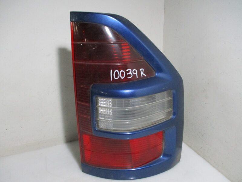 Mitsubishi Pajero 1999 SUV RR Taillamp