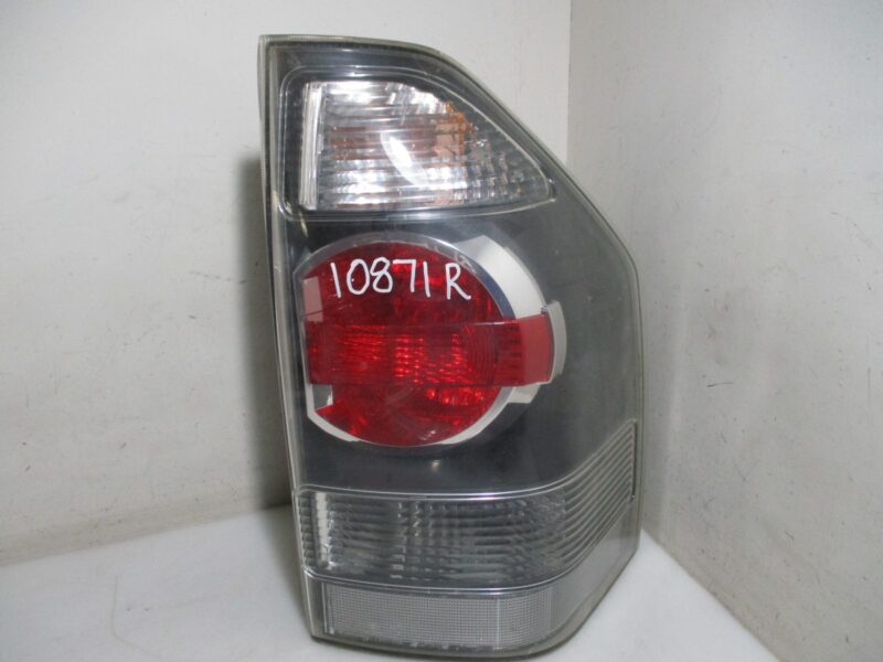 Mitsubishi Pajero 2008 SUV Right Rear Taillamp