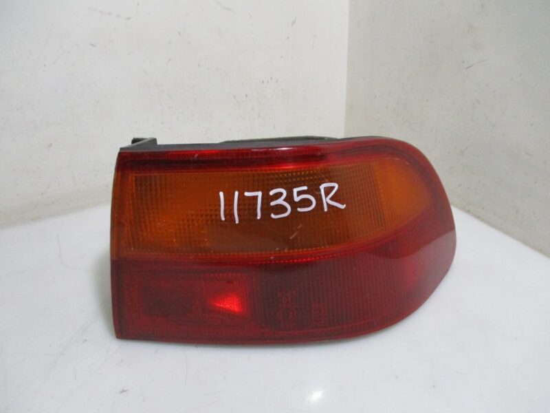 Honda SR4 1994 Sedan Right Rear Taillamp