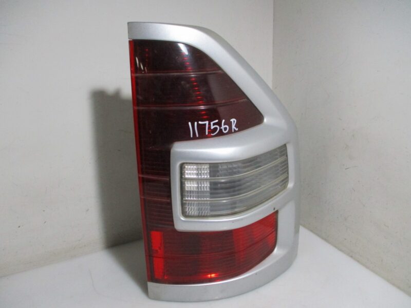 Mitsubishi Pajero 2001 SUV Right Rear Taillamp