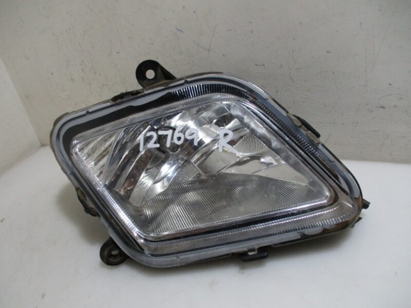 2018 MAHINDRA KUV100 1.2I RF FOGLAMP