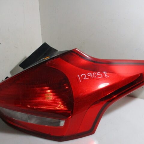Ford Focus 2015 Hatchback, Slight Damage Right Rear Taillamp