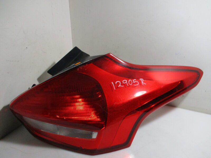 Ford Focus 2015 Hatchback, Slight Damage Right Rear Taillamp