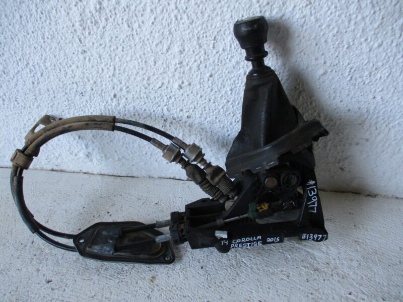 2014 TOYOTA COROLLA 1.3I PRESTIGE GEARLEVER + LINKS