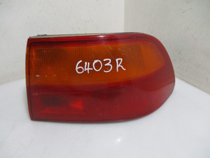 Honda SR4 1995 Sedan Right Rear Taillamp