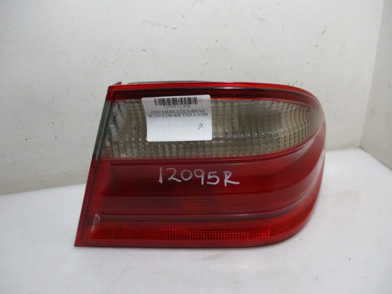 2000 MERCEDES-BENZ W210 E240 RR TAILLAMP