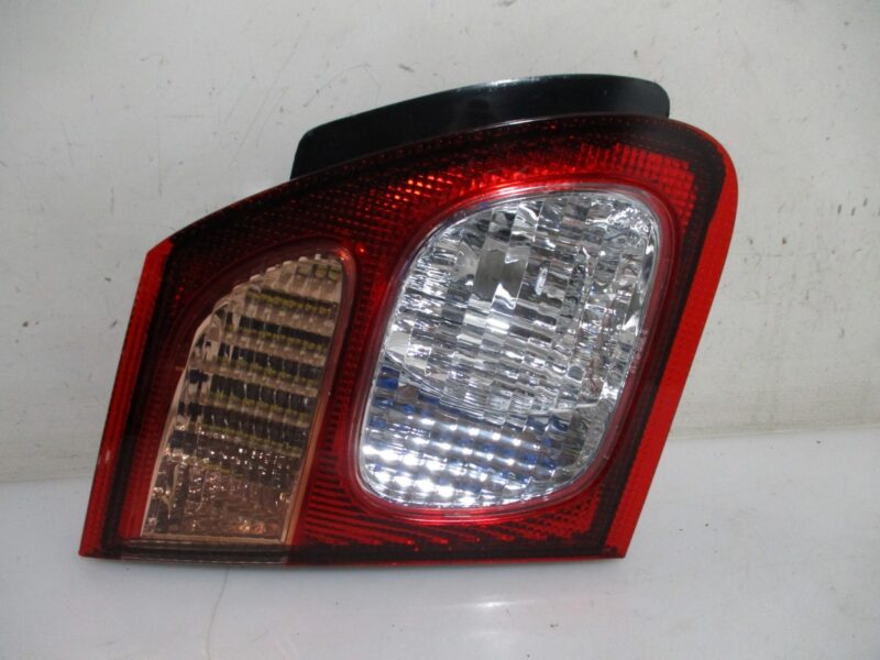 Nissan Almera 00- Left Rear Bootlamp Sedan
