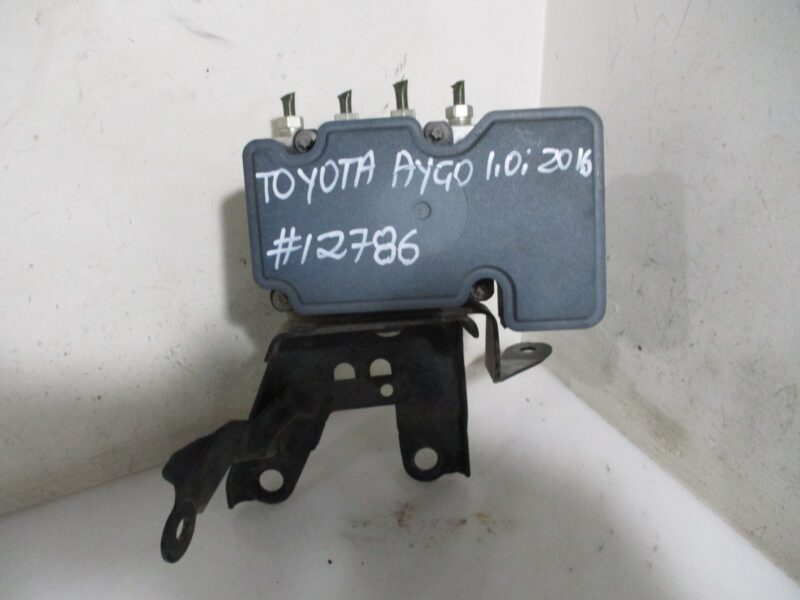 2016 TOYOTA AYGO 1.0I ABS PUMP