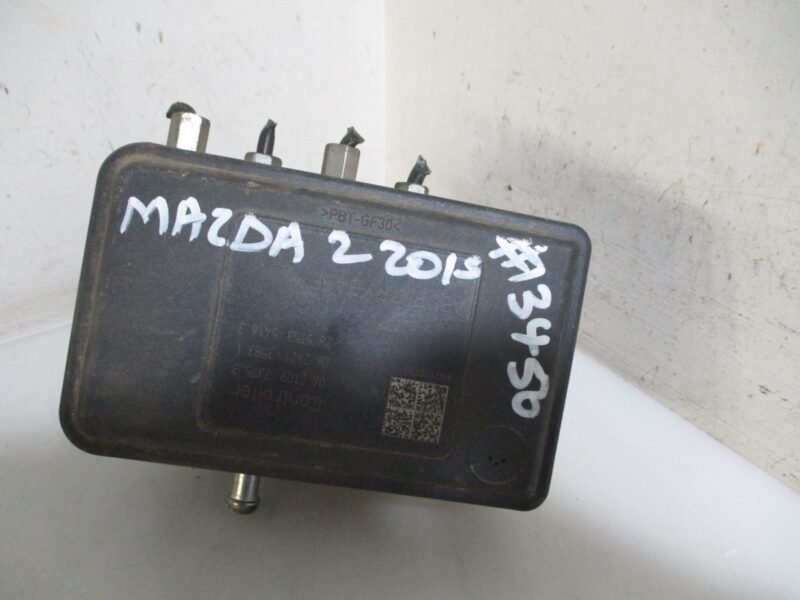 2015 MAZDA 2 1.5I ABS PUMP