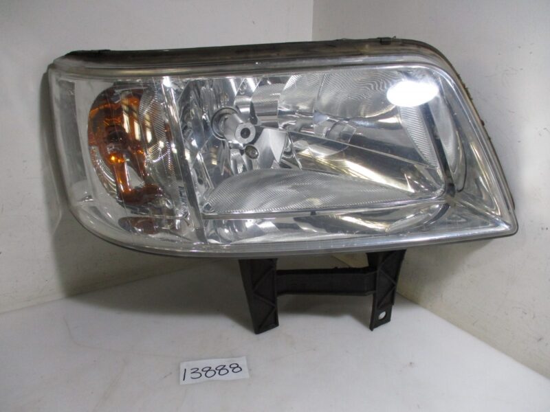 2005 VW TRANSPORTER CREWBUS 2.5TDI RH HEADLAMP