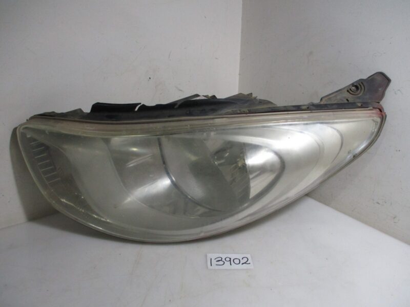 2013 HYUNDAI I10 1.1I LH HEADLAMP (BRACKETS BROKEN)