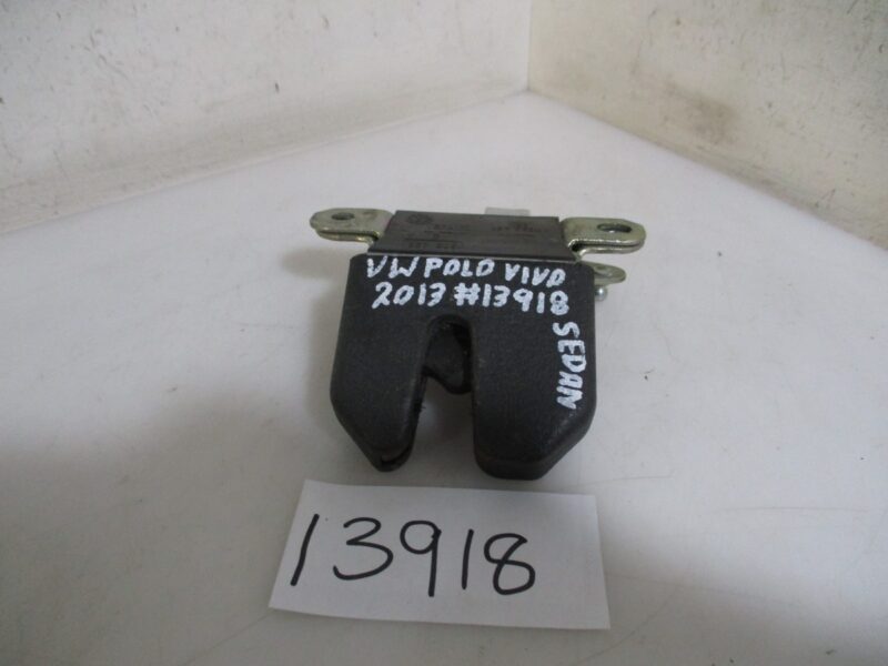2013 VW POLO VIVO 1.4I SEDAN BOOTLOCK
