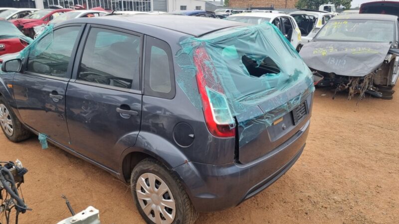2015 FORD FIGO 1.4I H/B VARIOUS SPARES - Image 2