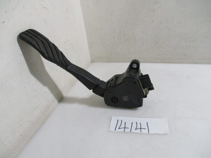 2021 RENAULT KIGER 1,0T ACCELERATOR PEDAL