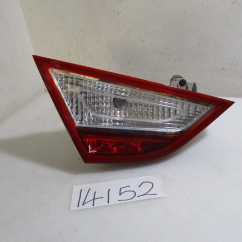 2011 HYUNDAI SONATA 2.4I A/T LR BOOTLAMP