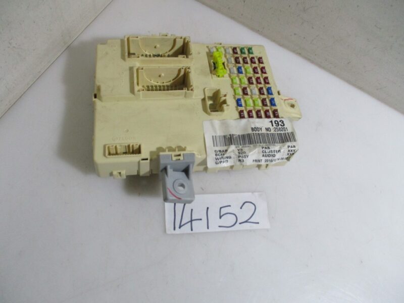 2011 HYUNDAI SONATA 2.4I A/T FUSE BOX MODULE