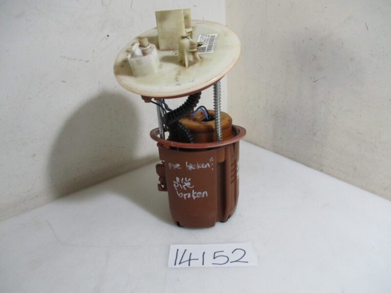 2011 HYUNDAI SONATA 2.4I A/T FUEL PUMP (SLIGHT DAMAGE PIPE BROKEN)