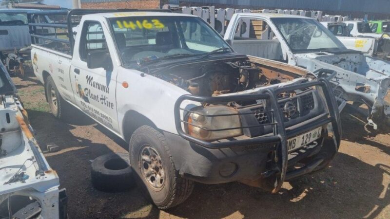 2013 NISSAN NP300/HARDBODY 2.5TDI LWB P/U VARIOUS SPARES