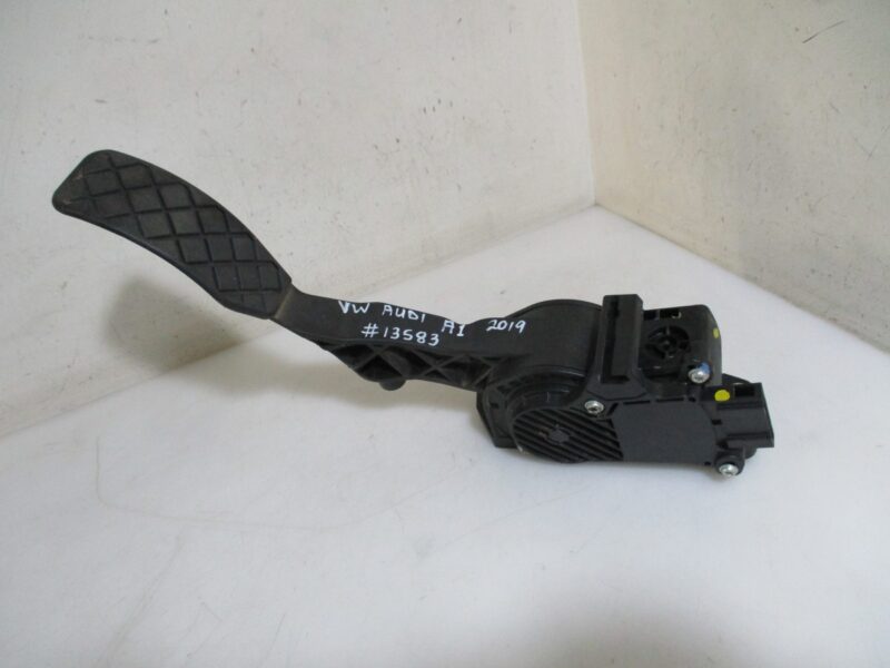 2011 AUDI A1 1.0i (8X1) ACCELERATOR PEDAL