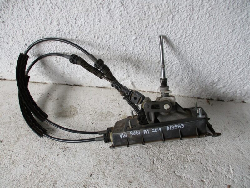 2011 AUDI A1 1.0i (8X1) 3 DOOR GEAR LEVER + LINKS