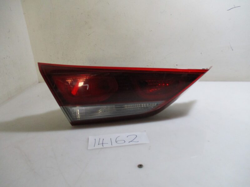2018 HYUNDAI ELANTRA 1.6 EXECUTIVE A/T LR BOOTLAMP