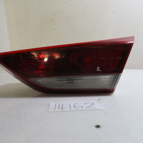 2018 HYUNDAI ELANTRA 1.6 EXECUTIVE A/T RR BOOTLAMP