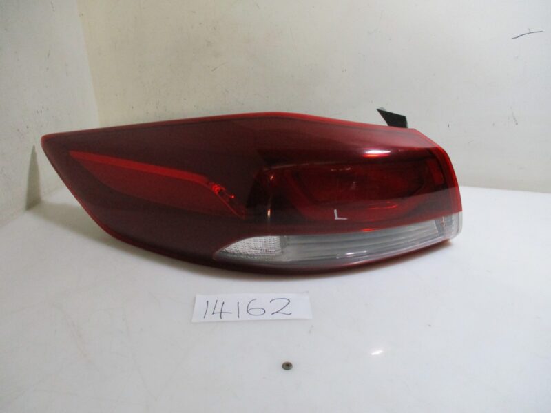 2018 HYUNDAI ELANTRA 1.6 EXECUTIVE A/T LR TAILLAMP