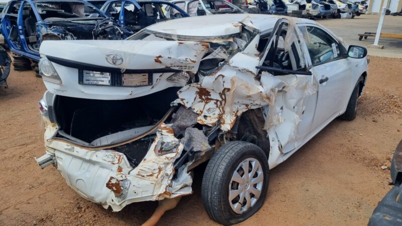 2015 TOYOTA COROLLA QUEST 1.6 VARIOUS SPARES - Image 2