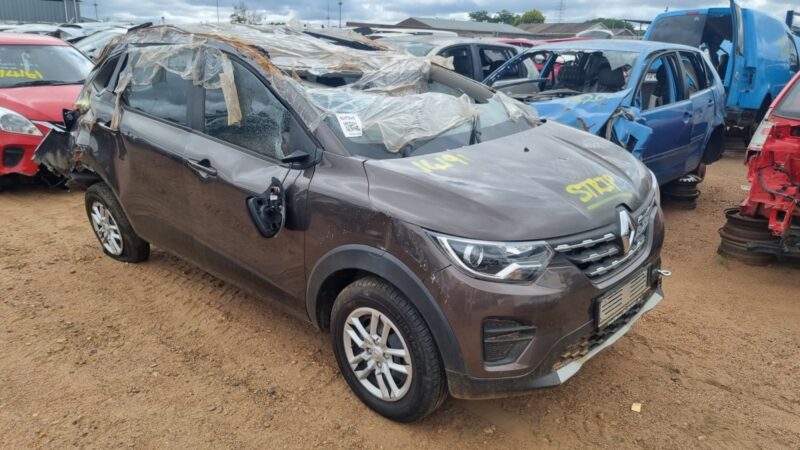 2023 RENAULT TRIBER 1.0I EXPRESSION LIFE VARIOUS SPARES - Image 4