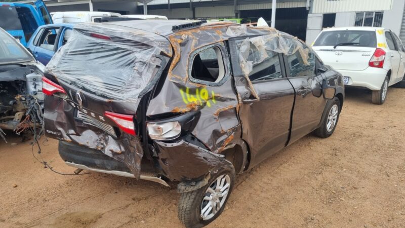 2023 RENAULT TRIBER 1.0I EXPRESSION LIFE VARIOUS SPARES - Image 3