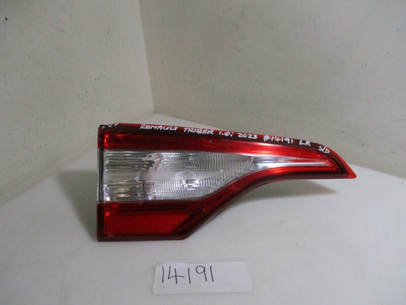 2023 RENAULT TRIBER 1.0I EXPRESSION LIFE LR BOOTLAMP (SLIGHT DAMAGED)