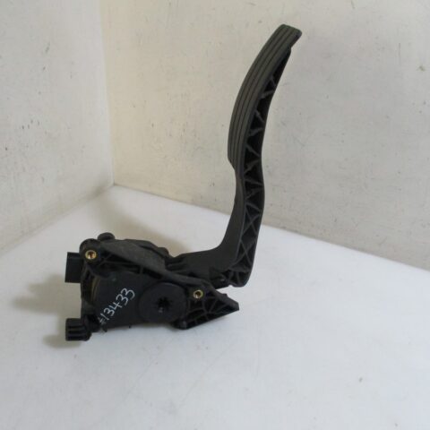 2015 RENAULT CAPTUR 900T ACCELERATOR PEDAL