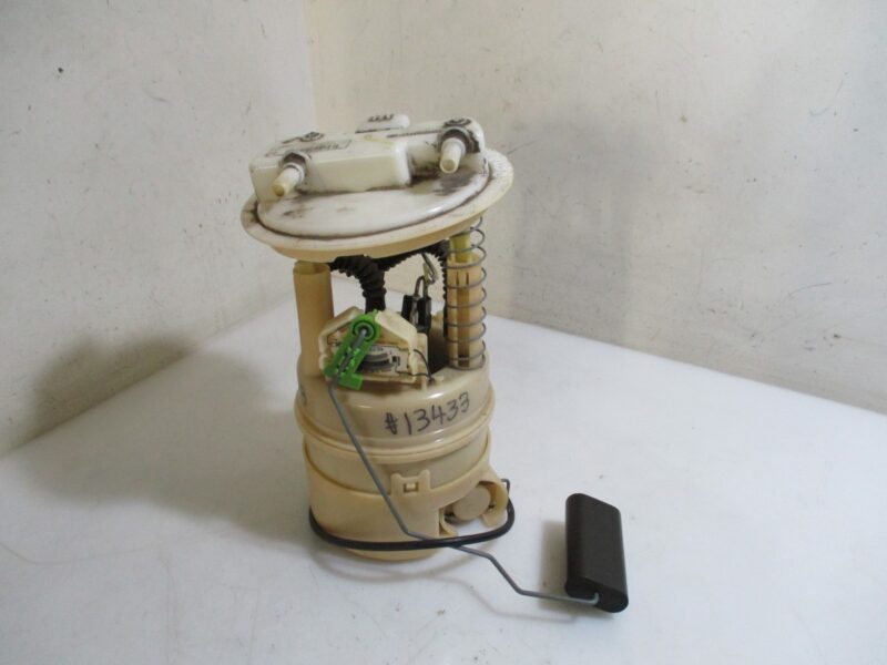 2015 RENAULT CAPTUR 900TI FUEL PUMP