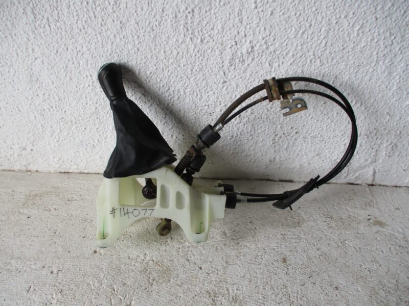 2022 TOYOTA STARLET 1.4I XR GEARLEVER + LINKS