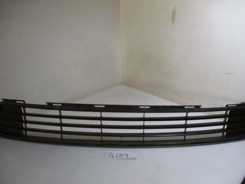 2015 TOYOTA COROLLA QUEST 1.6i BUMPER CENTRE GRILLE