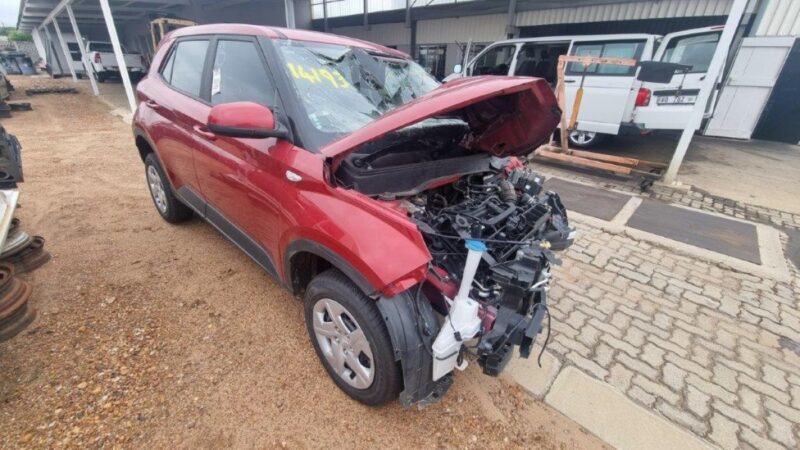 2022 HYUNDAI  VENUE 1,2 MOTION VARIOUS SPARES - Image 3