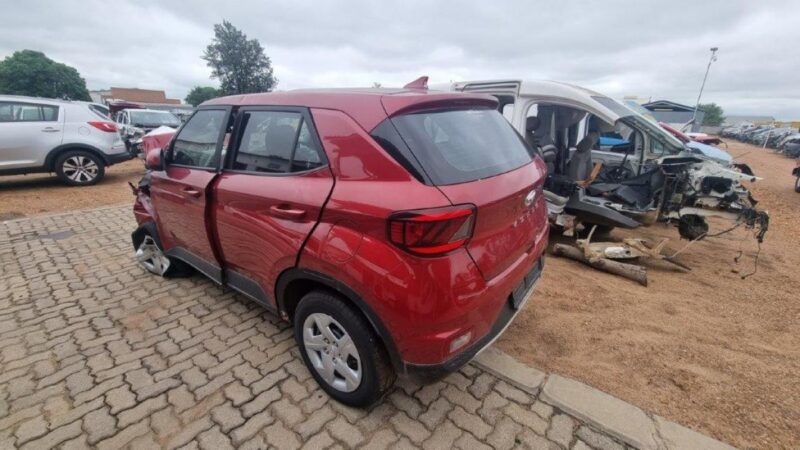 2022 HYUNDAI  VENUE 1,2 MOTION VARIOUS SPARES - Image 4