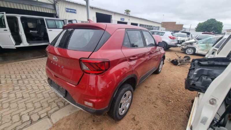 2022 HYUNDAI  VENUE 1,2 MOTION VARIOUS SPARES