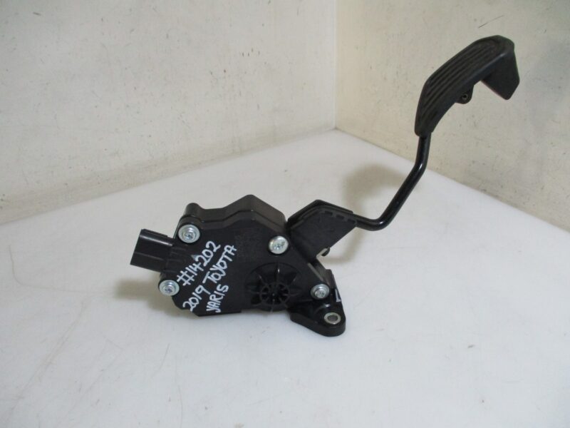 2019 TOYOTA YARIS 1.5I H/B ACCELERATOR PEDAL