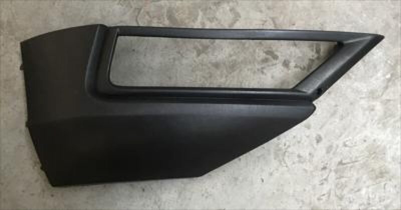 16-21 VW TIGUAN RF FOGLAMP COVER LOWER + HOLE