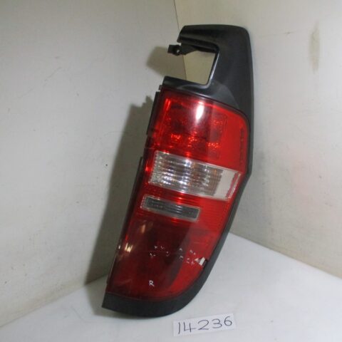 2011 HYUNDAI H1 2.5CRDI RR TAILLAMP (LENS CRACK)