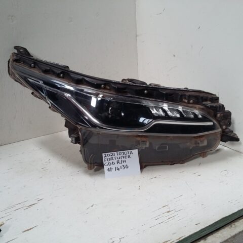 2021 TOYOTA FORTUNER GD HEADLAMP RH