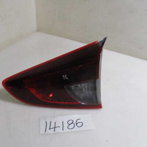 2020 MAZDA 2 1.5I H/B RR BOOTLAMP (CRACKED)