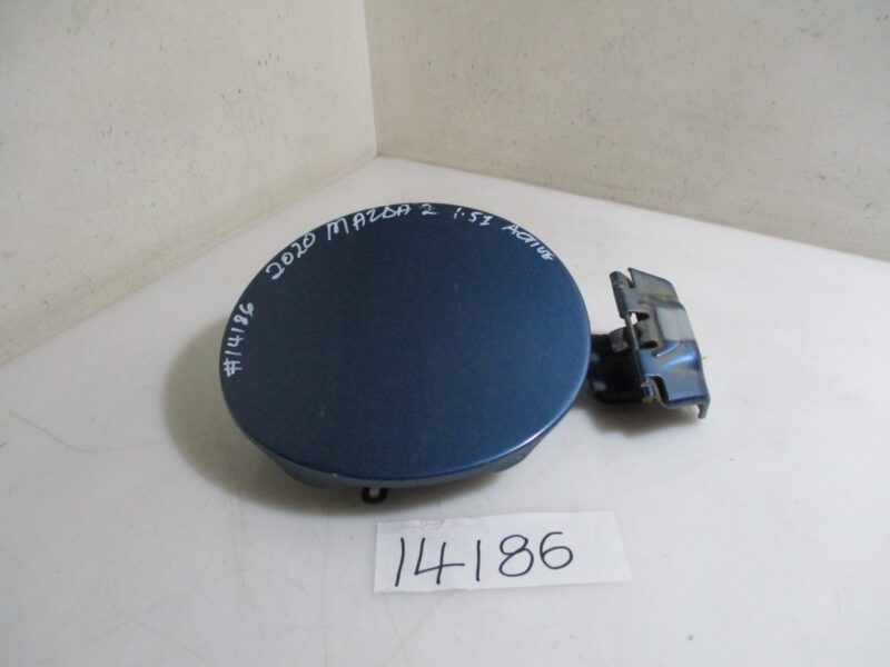 2020 MAZDA 2 1.5I H/B FUEL FLAP