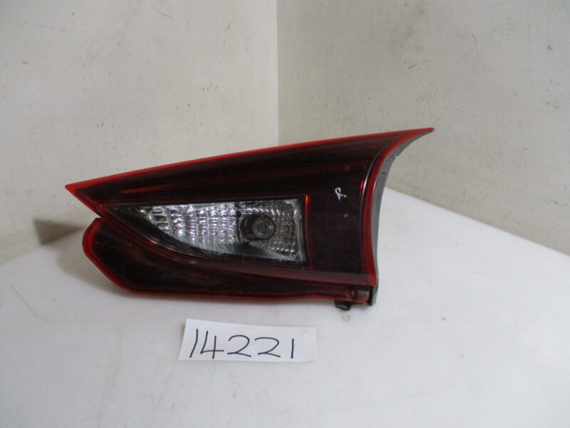 2017 MAZDA 3 1.6I DYNAMIC 1.6I 5-DR RR BOOTLAMP