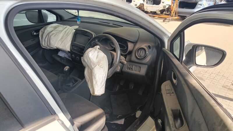 2017 RENAULT CLIO IV 900T VARIOUS SPARES - Image 5