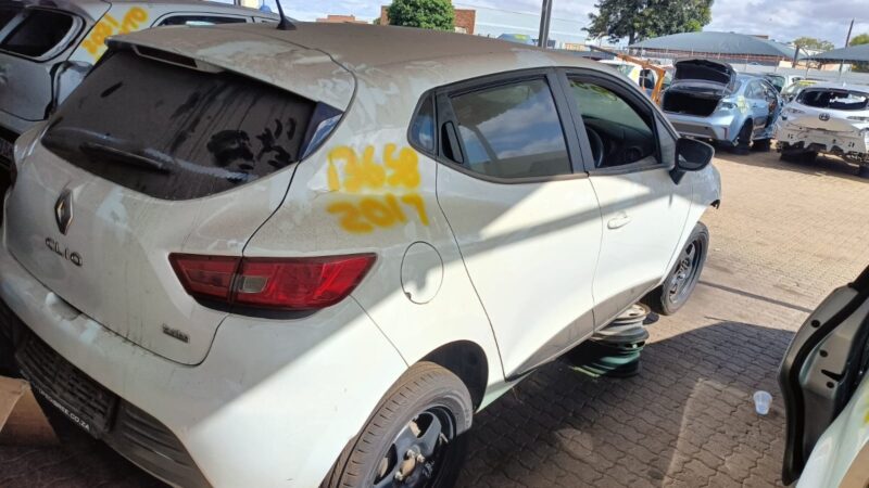 2017 RENAULT CLIO IV 900T VARIOUS SPARES - Image 4